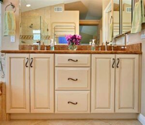 How To Refinish Existing Bathroom Cabinets In San Diego?